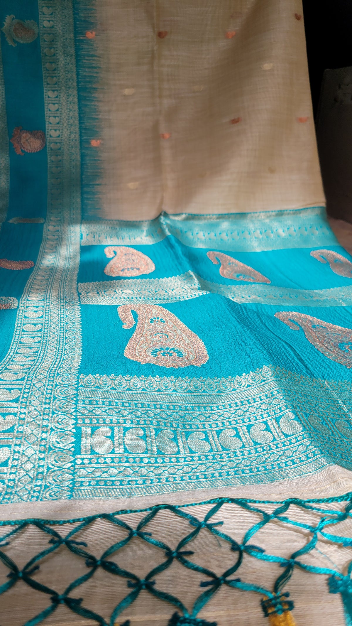 Turquoise Blue Linen Silk Kathpadar Saree with Paisley Zari Motifs