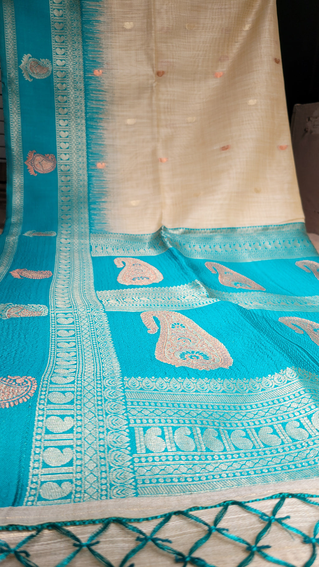 Turquoise Blue Linen Silk Kathpadar Saree with Paisley Zari Motifs
