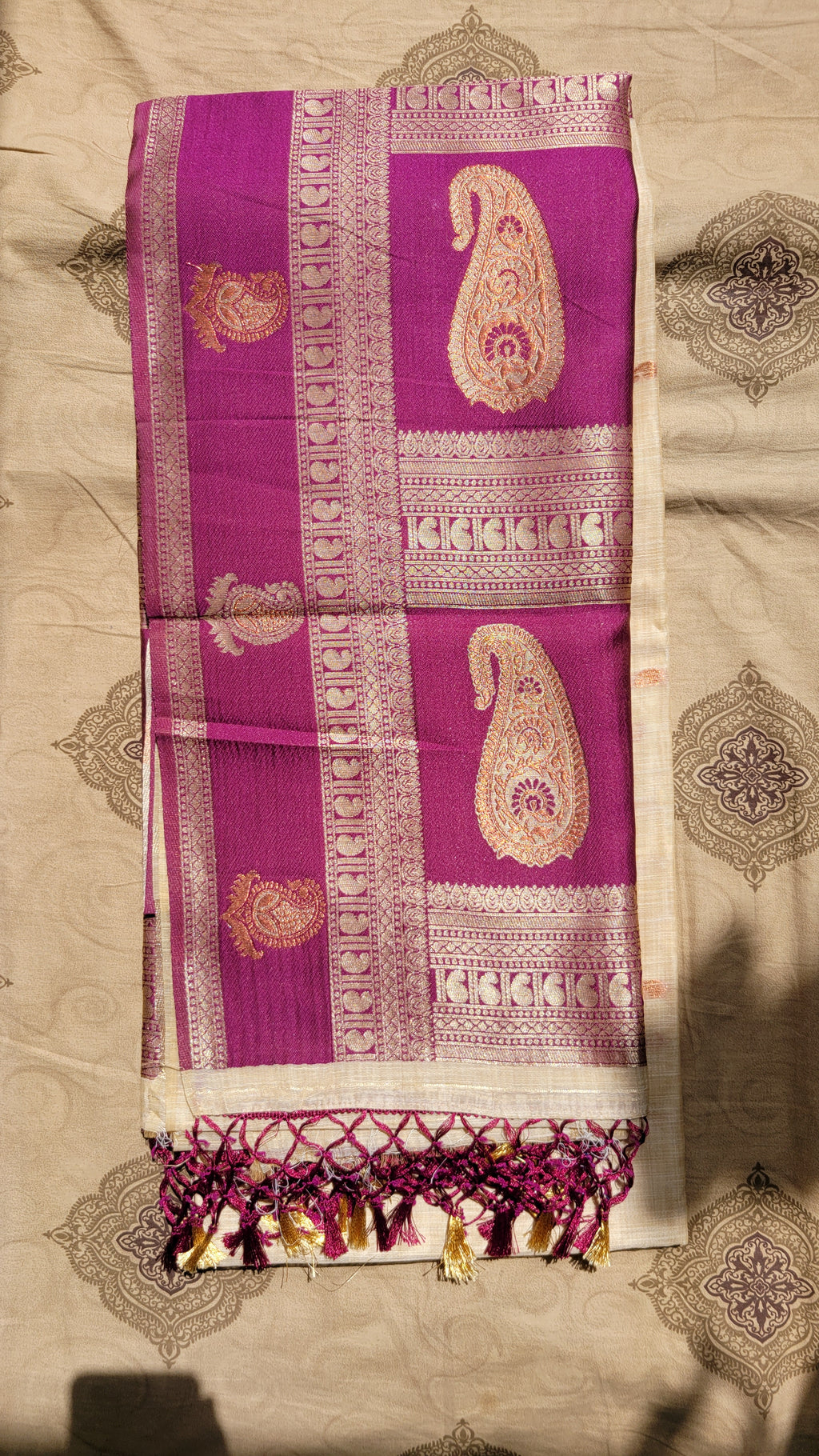 Cream & Magenta Saree with Paisley Motifs and Gold-Tone Border