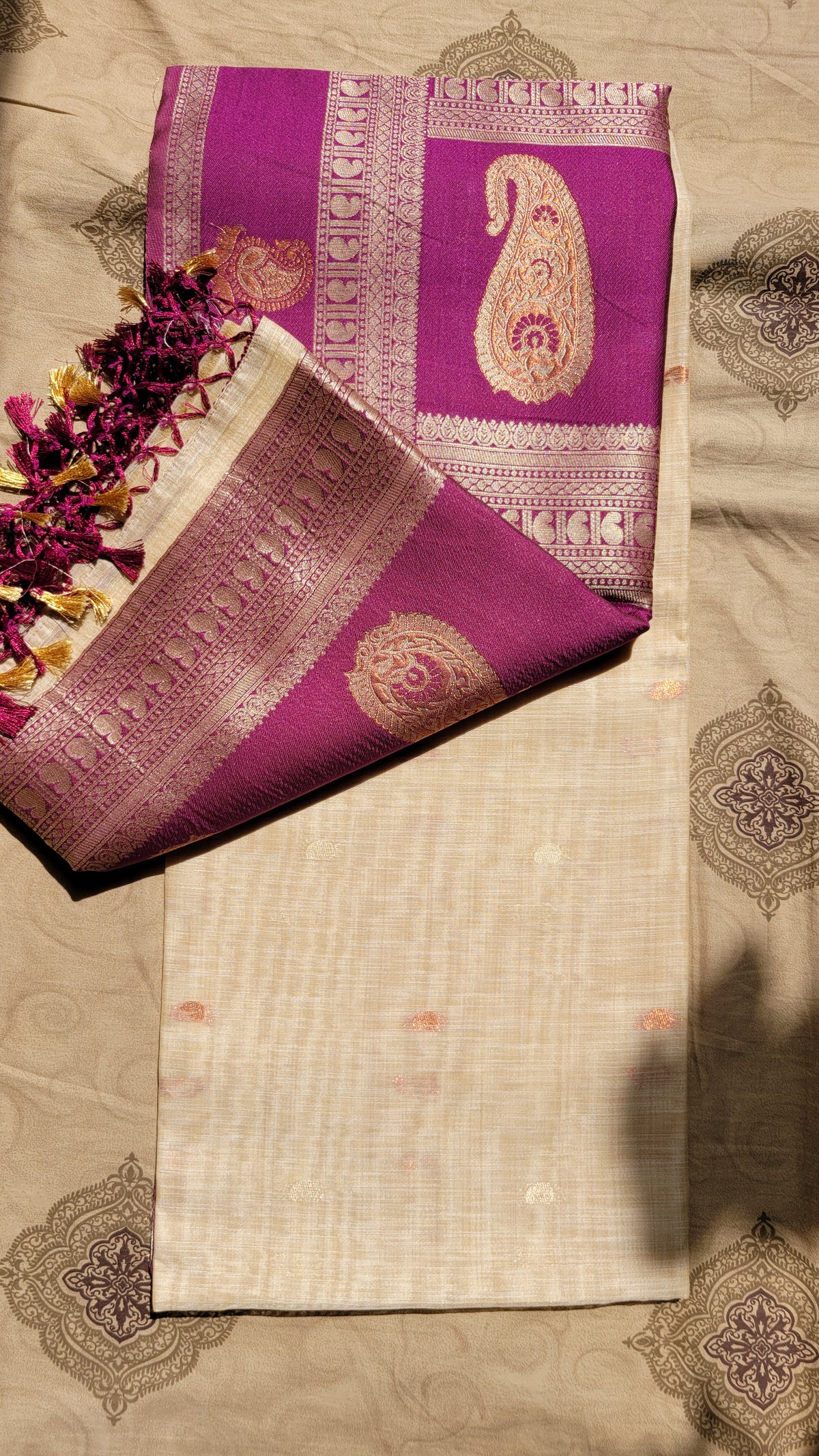 Cream & Magenta Saree with Paisley Motifs and Gold-Tone Border