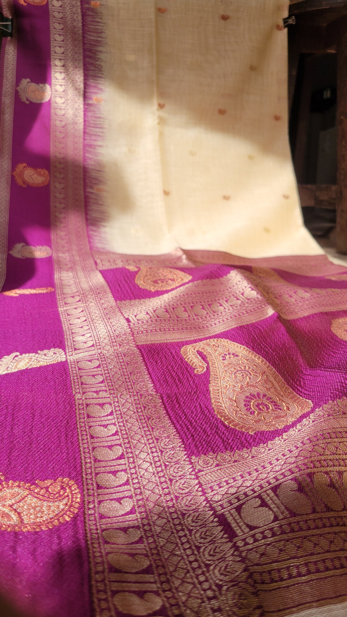 Cream & Magenta Saree with Paisley Motifs and Gold-Tone Border