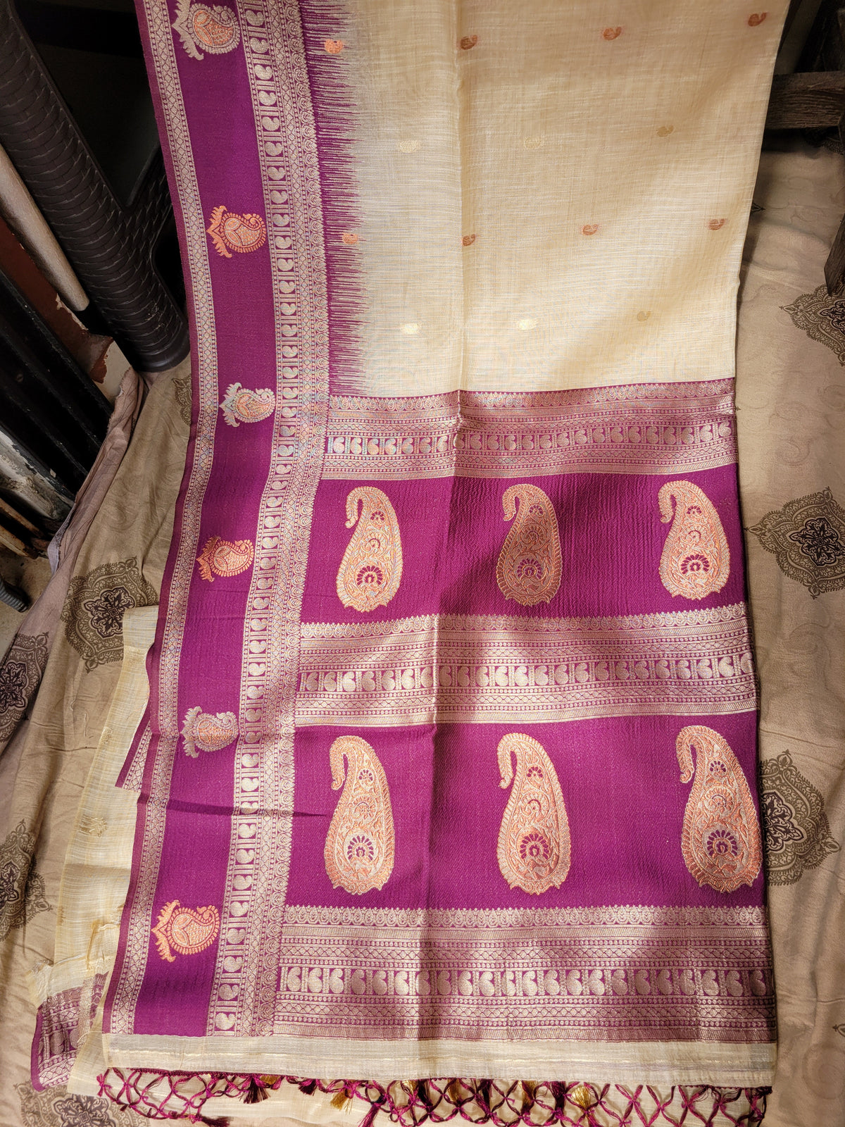 Cream & Magenta Saree with Paisley Motifs and Gold-Tone Border