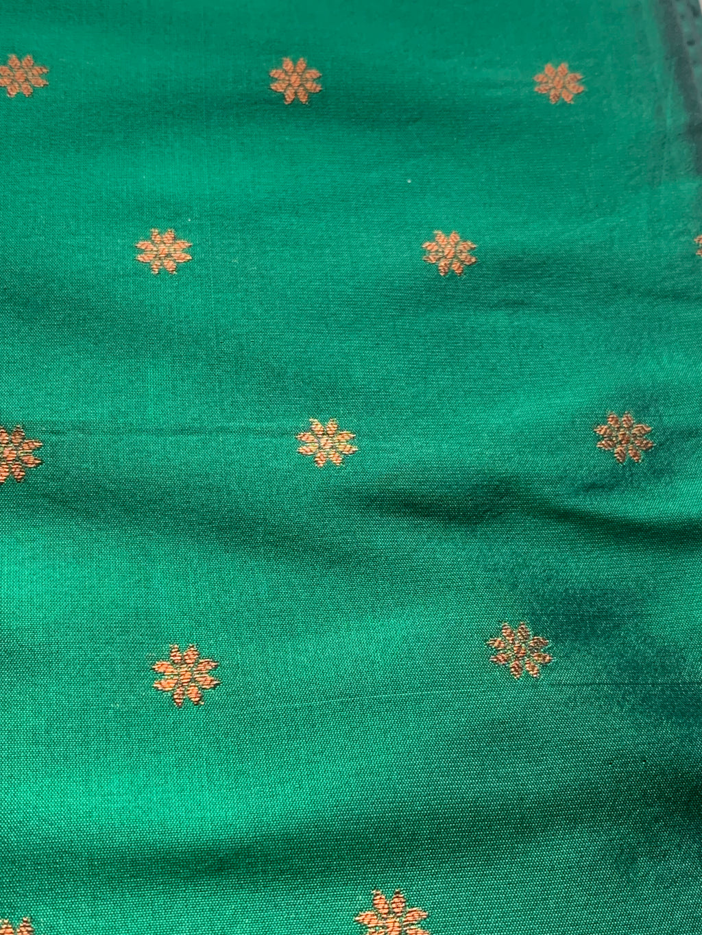 Emerald Green Kadiyal Paithani Silk Saree with Gold Butti & Paisley Pallu
