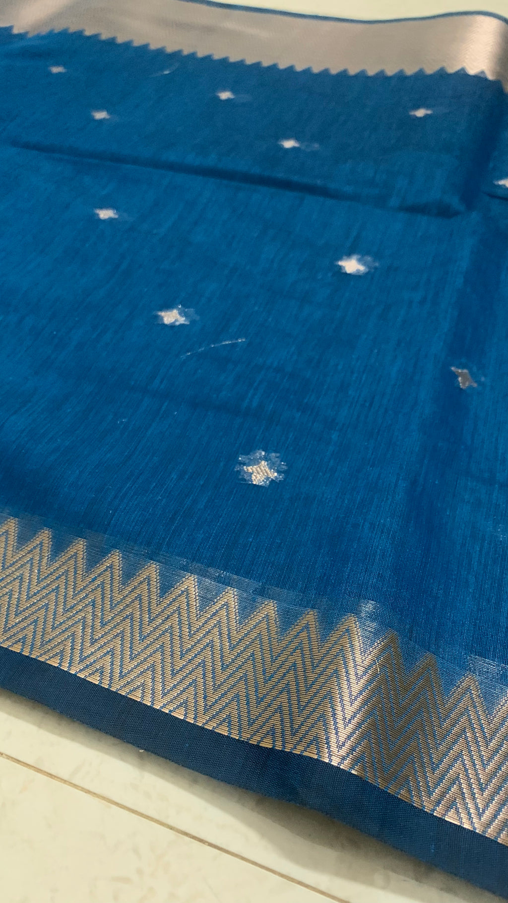 Blue & Magenta Maheshwari Saree with Silver Zari Border & Woven Butti Motifs