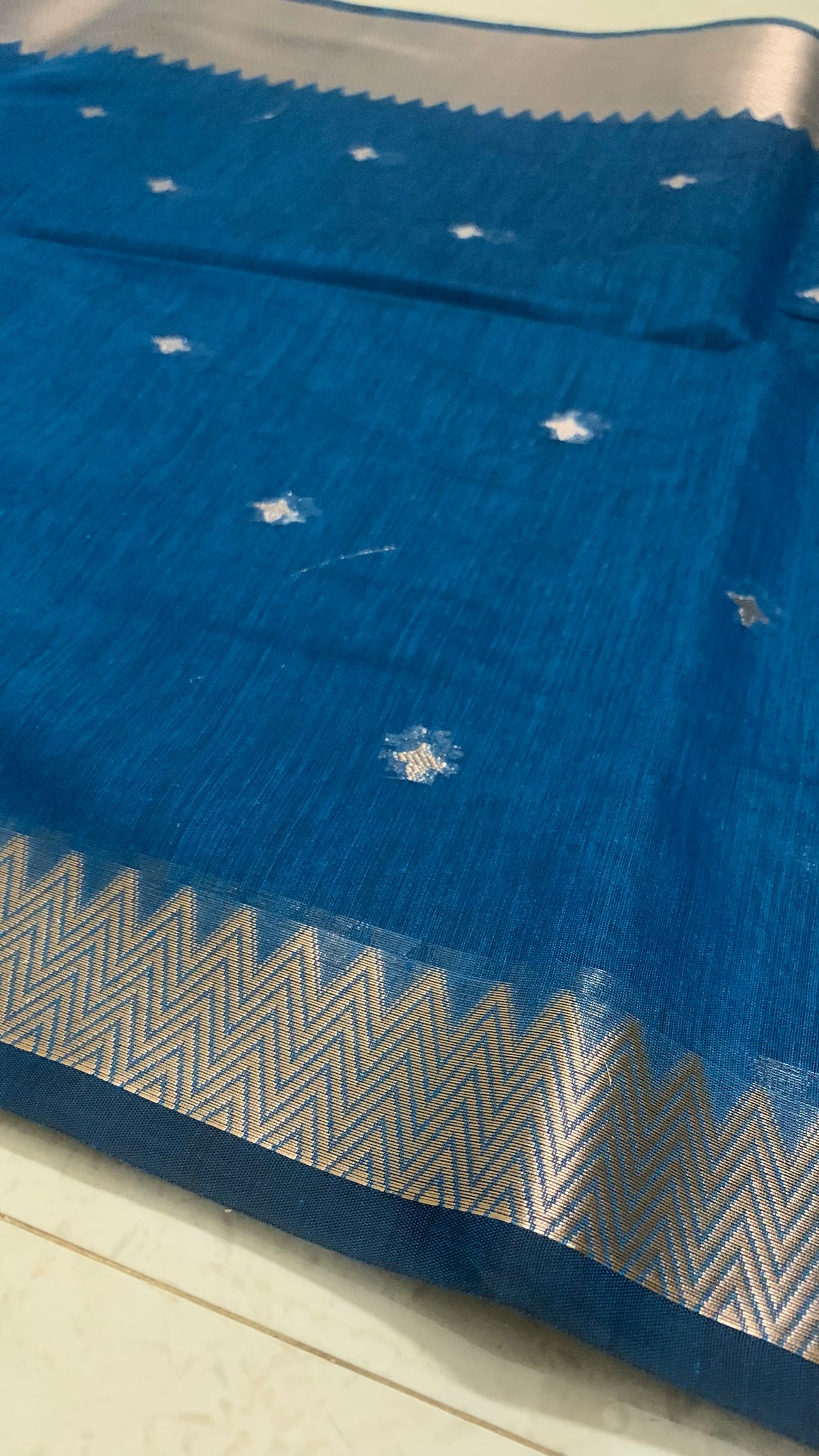 Blue & Magenta Maheshwari Saree with Silver Zari Border & Woven Butti Motifs