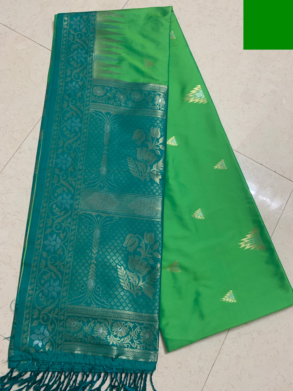 Green Silk Kathpadar Saree with Teal Blue Floral Woven Pallu & Gold Motifs