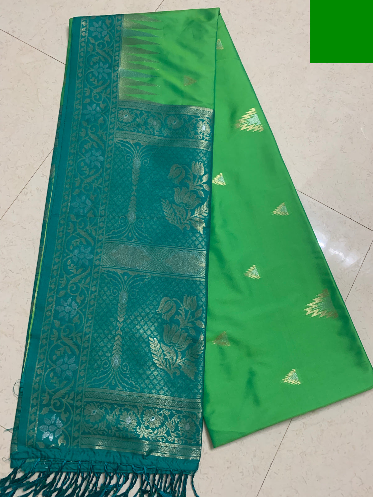 Green Silk Kathpadar Saree with Teal Blue Floral Woven Pallu & Gold Motifs